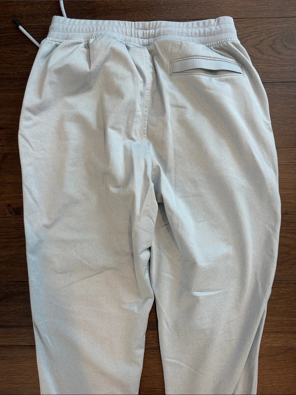 Under Armour Light Gray Men's Joggers with Zipper Pockets Size Large - C54-046
